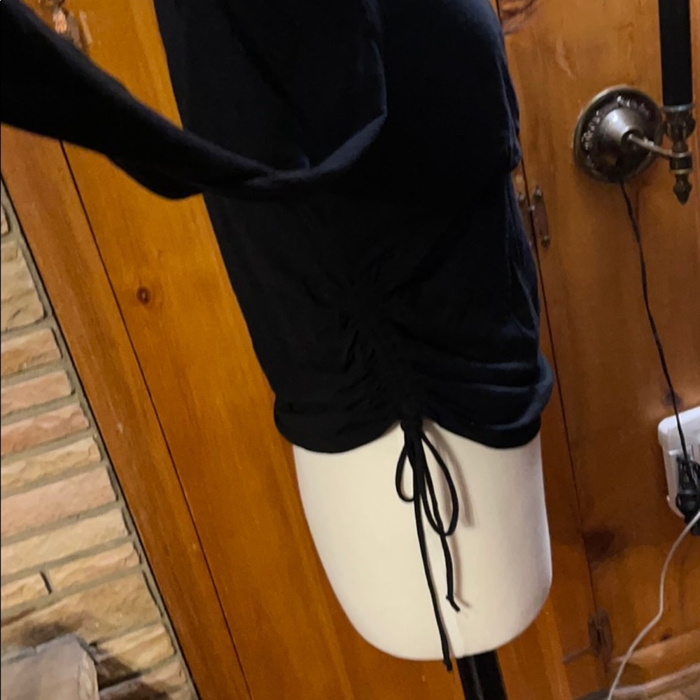 Ladies long sleeve V-neck ruched sides